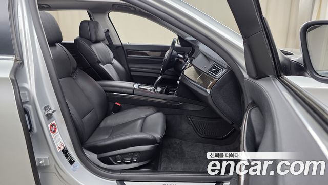 BMW 7 Series (F01) 750Li 2012 — фото 11
