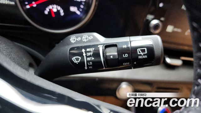 Kia Carnival (IV) Gasoline 11-Seater Prestige 2023 — фото 31