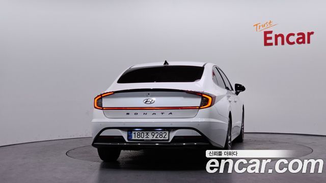 Hyundai Sonata Hybrid (DN8) Premium Family 2021 — фото 4
