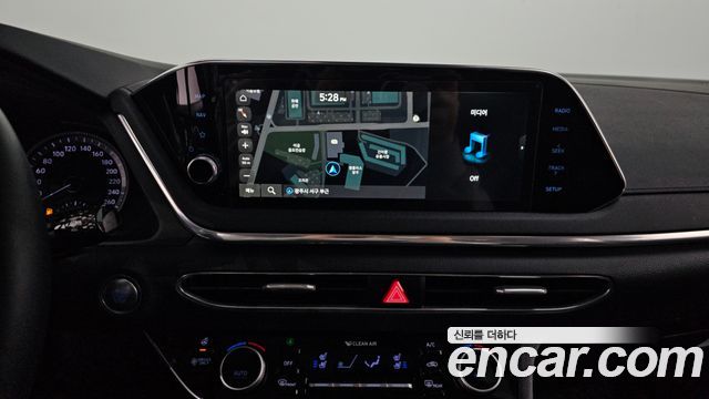 Hyundai Sonata Hybrid (DN8) Premium Family 2021 — фото 14