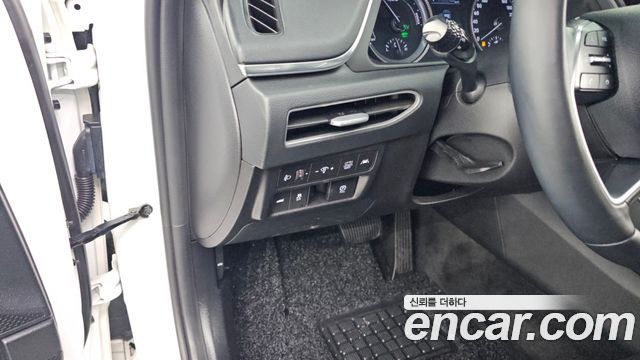 Hyundai Sonata Hybrid (DN8) Premium Family 2021 — фото 17