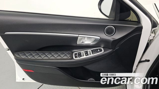 Hyundai Sonata Hybrid (DN8) Premium Family 2021 — фото 24
