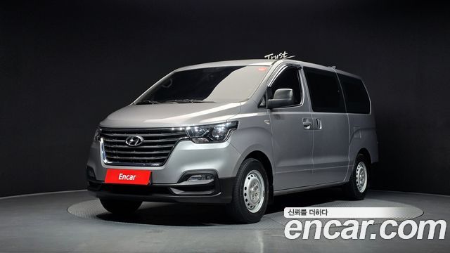 Hyundai Grand Starex Van 5-Seater Style