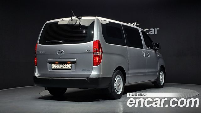 Hyundai Grand Starex Van 5-Seater Style 2021 — фото 2