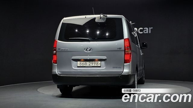Hyundai Grand Starex Van 5-Seater Style 2021 — фото 4