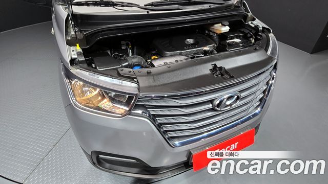 Hyundai Grand Starex Van 5-Seater Style 2021 — фото 6