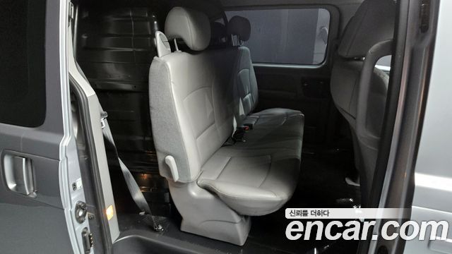 Hyundai Grand Starex Van 5-Seater Style 2021 — фото 11
