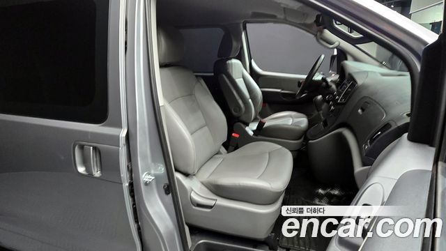 Hyundai Grand Starex Van 5-Seater Style 2021 — фото 12