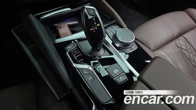 BMW 5 Series (G30) 530i xDrive M Sport Package Plus 2018 — фото 9