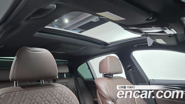 BMW 5 Series (G30) 530i xDrive M Sport Package Plus 2018 — фото 13
