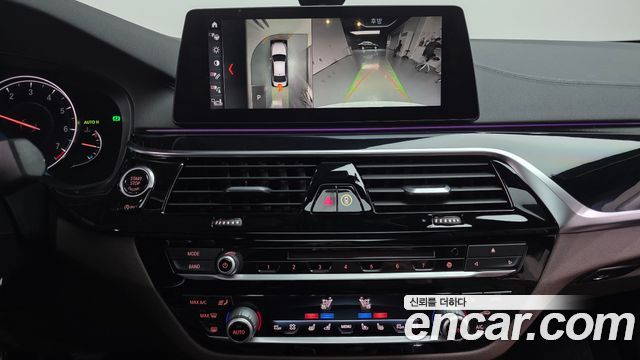 BMW 5 Series (G30) 530i xDrive M Sport Package Plus 2018 — фото 16