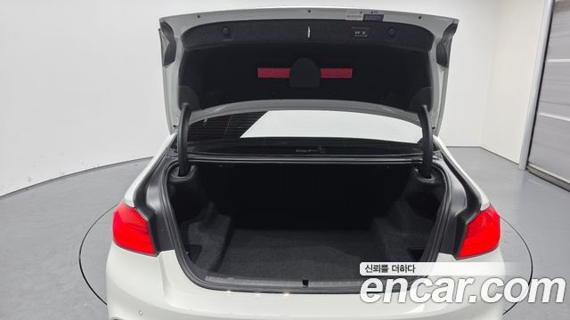 BMW 5 Series (G30) 530i xDrive M Sport Package Plus 2018 — фото 20