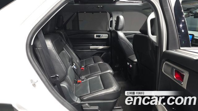 Ford Explorer (VI) 2.3 LimIted 4WD 2021 — фото 12