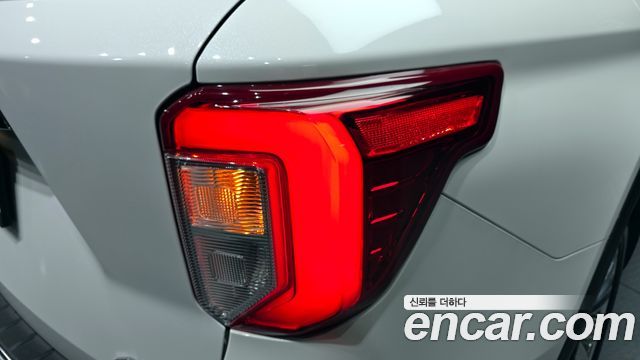 Ford Explorer (VI) 2.3 LimIted 4WD 2021 — фото 23