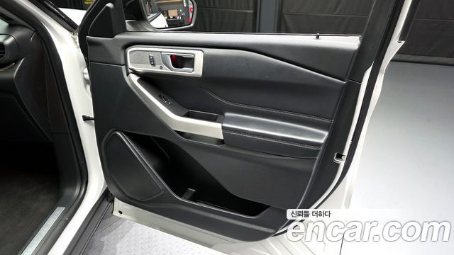 Ford Explorer (VI) 2.3 LimIted 4WD 2021 — фото 24