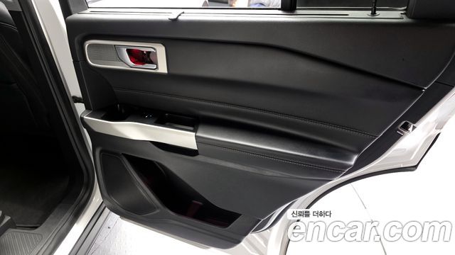 Ford Explorer (VI) 2.3 LimIted 4WD 2021 — фото 25