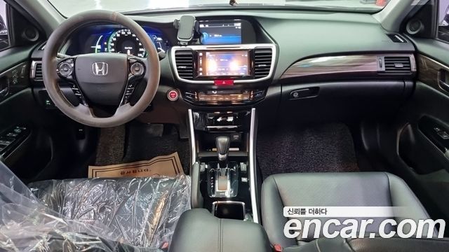 Honda Accord 2.0 Hybrid 9th 2017 — фото 5