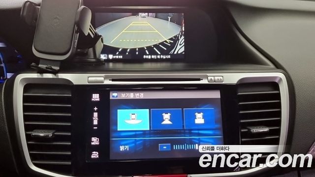 Honda Accord 2.0 Hybrid 9th 2017 — фото 17