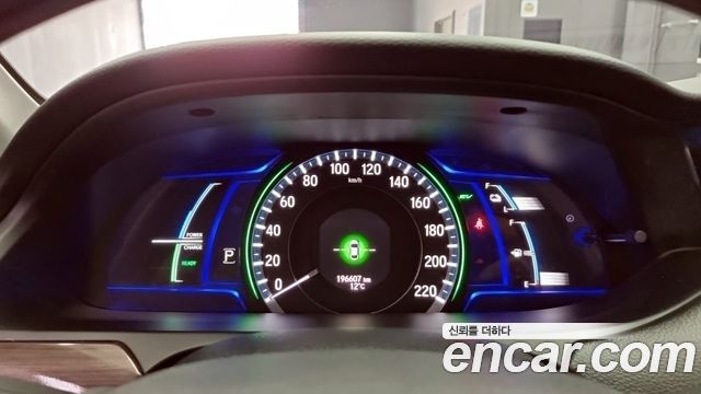 Honda Accord 2.0 Hybrid 9th 2017 — фото 21