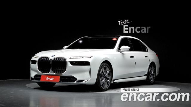 BMW 7 Series (G70) 750e xDrive Design Pure Excellence 2025 — фото 1