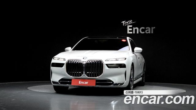 BMW 7 Series (G70) 750e xDrive Design Pure Excellence 2025 — фото 3
