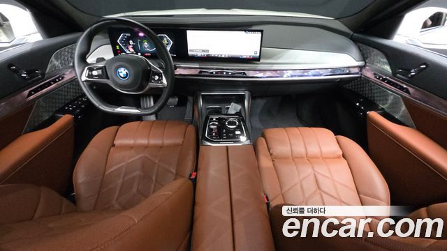 BMW 7 Series (G70) 750e xDrive Design Pure Excellence 2025 — фото 7