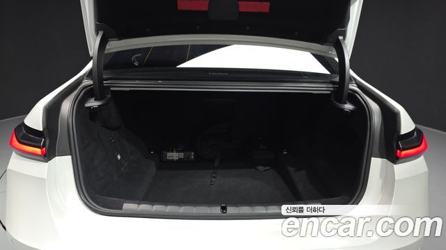 BMW 7 Series (G70) 750e xDrive Design Pure Excellence 2025 — фото 24