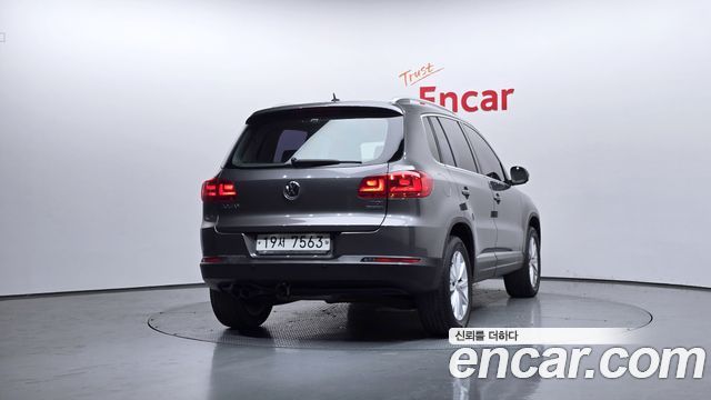 Volkswagen Tiguan 2.0 TDI Comfort 5N 2015 — фото 4