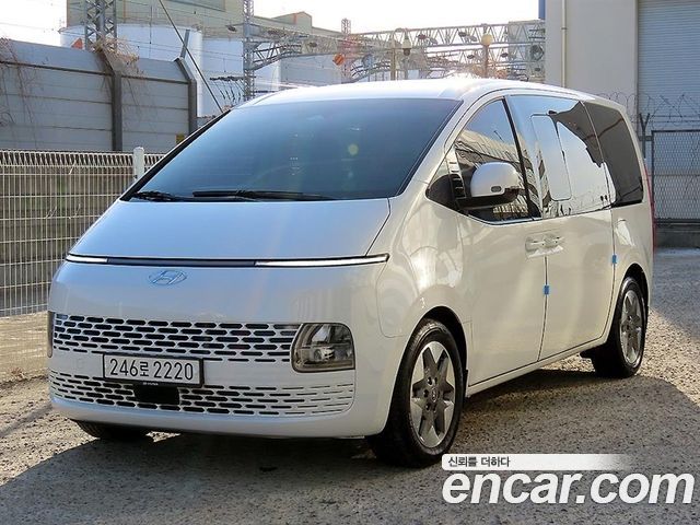 Hyundai Staria 4WD Tourer 9-Seater Modern