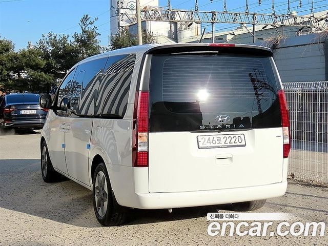 Hyundai Staria 4WD Tourer 9-Seater Modern 2023 — фото 2