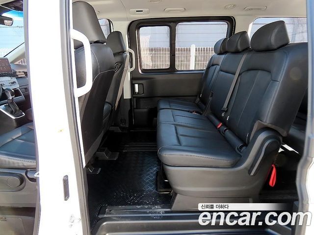 Hyundai Staria 4WD Tourer 9-Seater Modern 2023 — фото 10