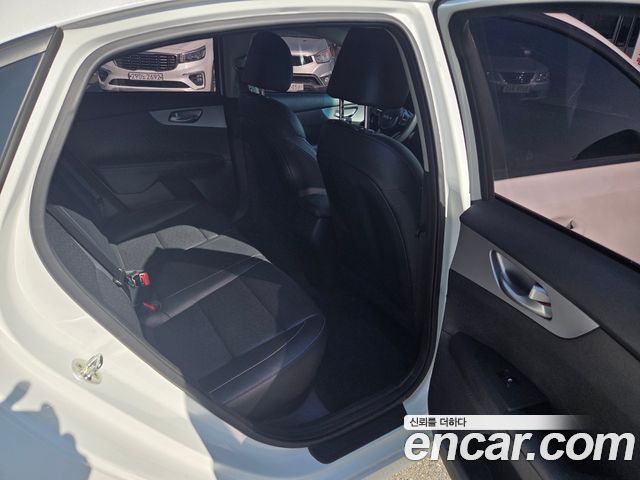Kia K3 (II) 1.6 Trendy 2022 — фото 16