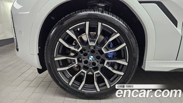 BMW X6 (G06) xDrive40i M Sport 2025 — фото 5