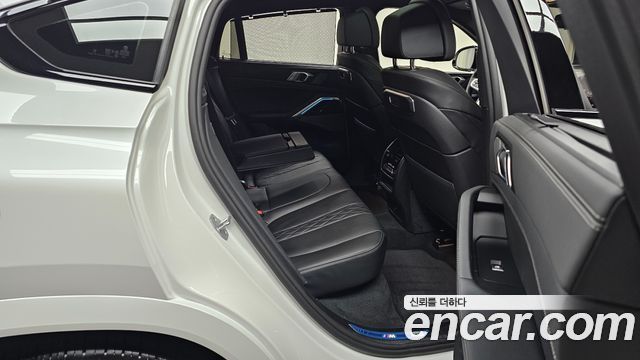 BMW X6 (G06) xDrive40i M Sport 2025 — фото 12