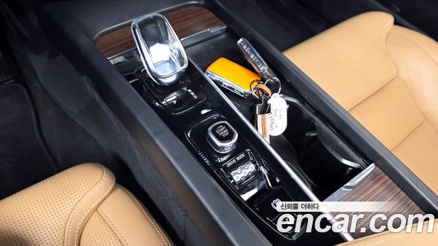 Volvo XC60 (II) B6 Inscirtion 2021 — фото 9