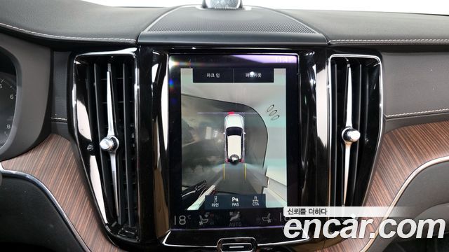 Volvo XC60 (II) B6 Inscirtion 2021 — фото 13