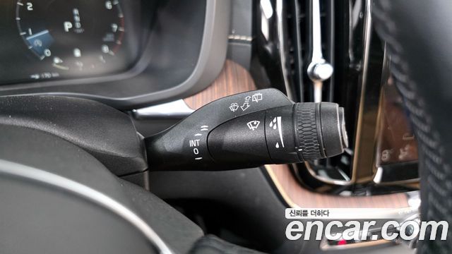 Volvo XC60 (II) B6 Inscirtion 2021 — фото 17