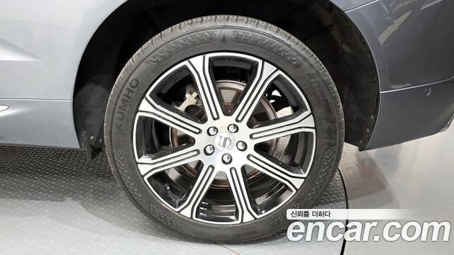 Volvo XC60 (II) B6 Inscirtion 2021 — фото 21