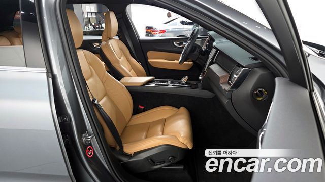 Volvo XC60 (II) B6 Inscirtion 2021 — фото 26