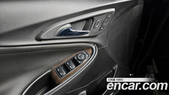 Chevrolet Malibu 2.0 Turbo Premier Special 2019 — фото 13