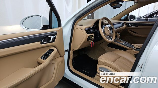 Porsche Macan 2.0 95B 2017 — фото 10