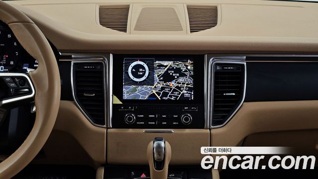 Porsche Macan 2.0 95B 2017 — фото 14