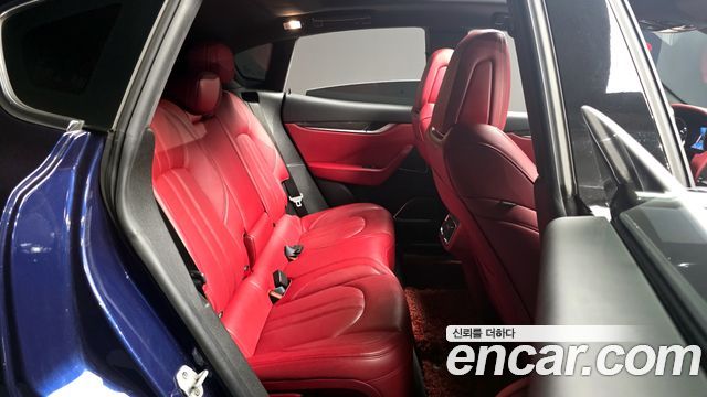 Maserati Levante 3.0 AWD GranSport 2018 — фото 11