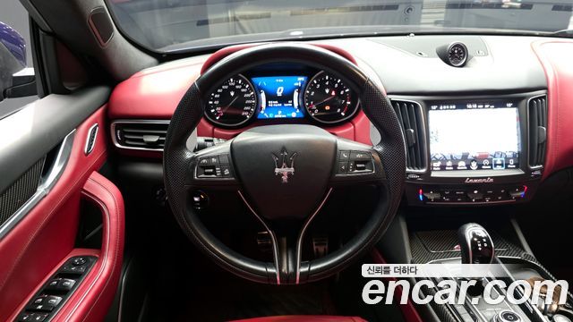 Maserati Levante 3.0 AWD GranSport 2018 — фото 13