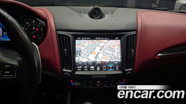 Maserati Levante 3.0 AWD GranSport 2018 — фото 14