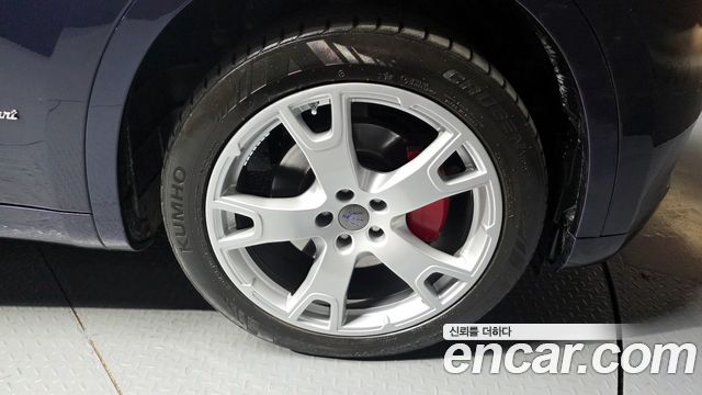 Maserati Levante 3.0 AWD GranSport 2018 — фото 21