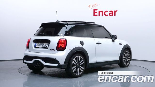 MINI Cooper S Classic Third Generation 2024 — фото 2
