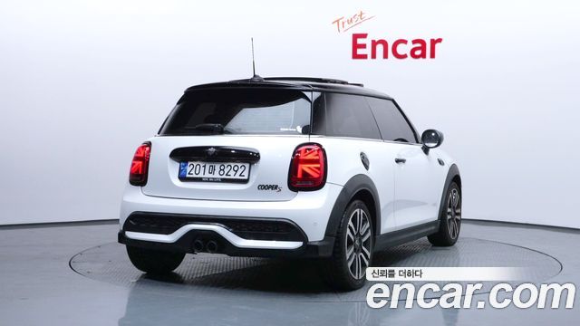 MINI Cooper S Classic Third Generation 2024 — фото 4