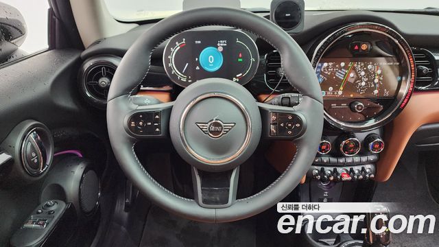 MINI Cooper S Classic Third Generation 2024 — фото 12