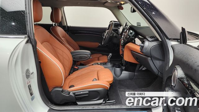 MINI Cooper S Classic Third Generation 2024 — фото 25